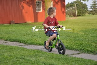 Strider Balance Bike Review & GIVEAWAY(WINNER: Sheen!)