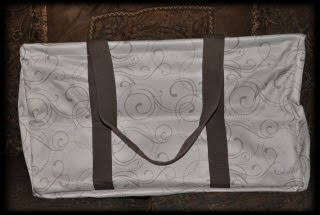 Thirty-One Gifts Large Utility Tote Review & GIVEAWAY!!!(WINNER: Earl’s Daughter!)