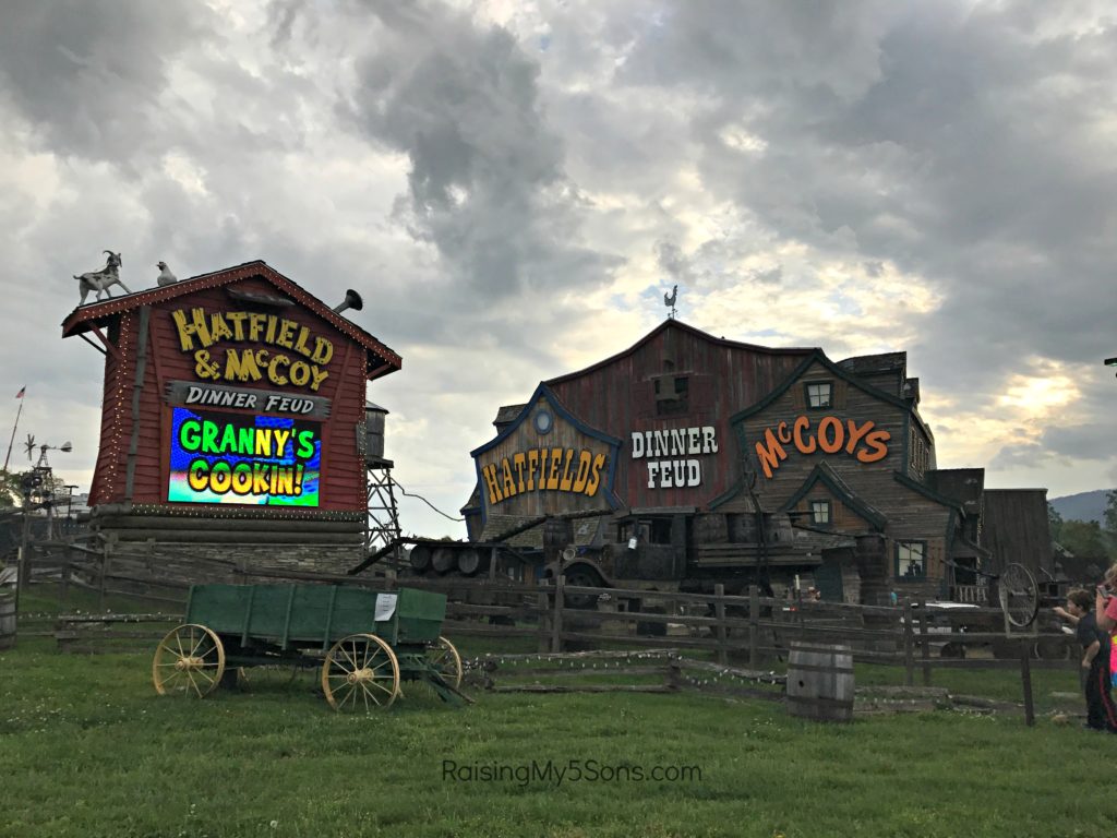 Hatfield & McCoy Dinner Show