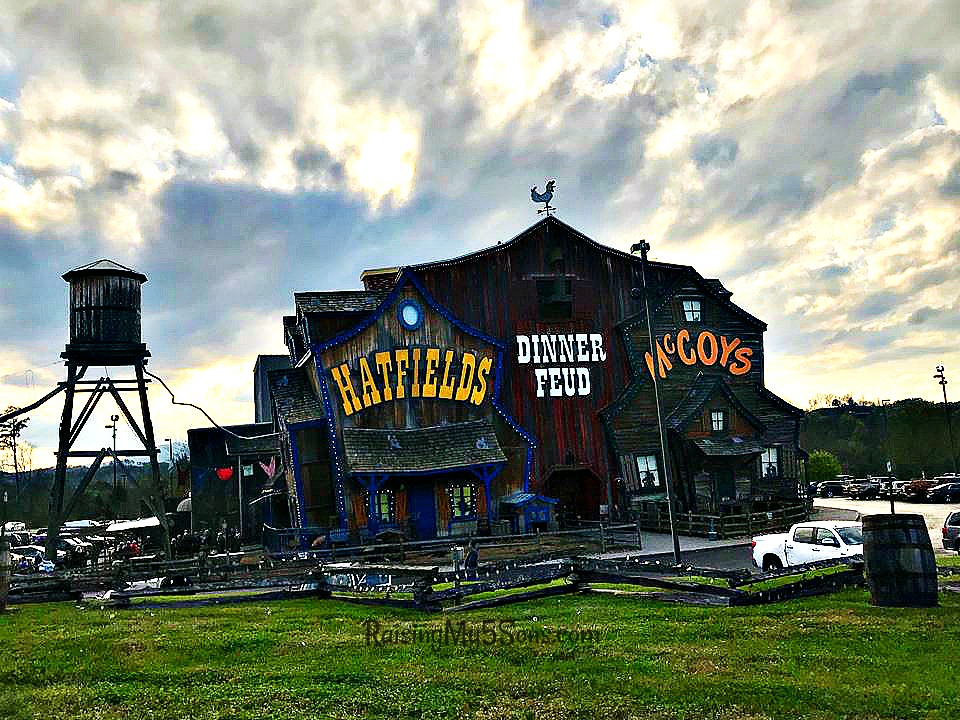 Pigeon Forge Dinner Show -Hatfield & McCoy Dinner Show™