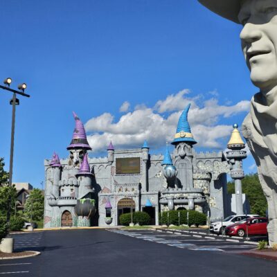 Hollywood Wax Museum & Mirror Maze: Must-See Adventures